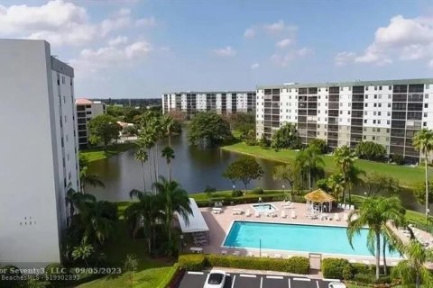 Copropriété à vendre à Pompano Beach, Floride: 2 chambres, 113.53 m2 № 1182329 - photo 4