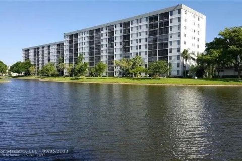 Copropriété à vendre à Pompano Beach, Floride: 2 chambres, 113.53 m2 № 1182329 - photo 3