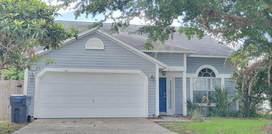 House in Davenport, Florida 4 bedrooms, 186.73 sq.m. № 1352741