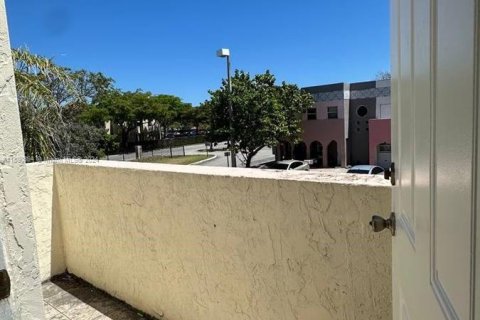 Townhouse in Opa-locka, Florida 2 bedrooms, 88.54 sq.m. № 1180073 - photo 19