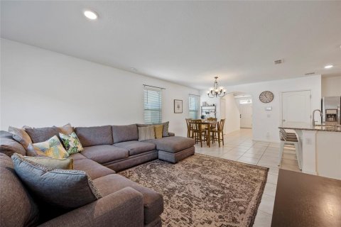 Villa ou maison à vendre à Kissimmee, Floride: 5 chambres, 229.84 m2 № 1263264 - photo 17