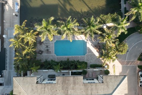 Condominio en venta en West Palm Beach, Florida, 1 dormitorio, 97.27 m2 № 285840 - foto 3