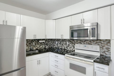 Condo in Aventura, Florida, 2 bedrooms  № 1239621 - photo 10