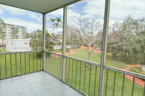 Copropriété à vendre à Aventura, Floride: 2 chambres, 100.61 m2 № 1239621 - photo 24