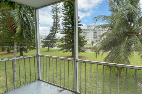 Copropriété à vendre à Aventura, Floride: 2 chambres, 100.61 m2 № 1239621 - photo 1