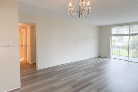 Copropriété à vendre à Aventura, Floride: 2 chambres, 100.61 m2 № 1239621 - photo 8