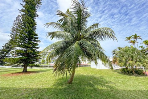 Condo in Aventura, Florida, 2 bedrooms  № 1239621 - photo 2