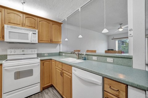Condominio en venta en Wilton Manors, Florida, 2 dormitorios, 92.9 m2 № 993272 - foto 10