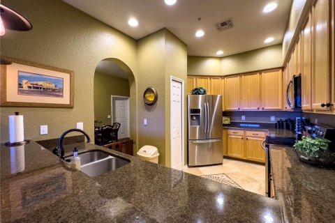 Condo in Kissimmee, Florida, 2 bedrooms  № 1393089 - photo 14