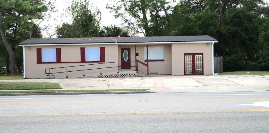 Commercial property in Jacksonville, Florida 145.02 sq.m. № 773948