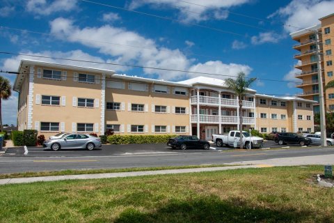 Condo in Pompano Beach, Florida, 2 bedrooms  № 1127927 - photo 14