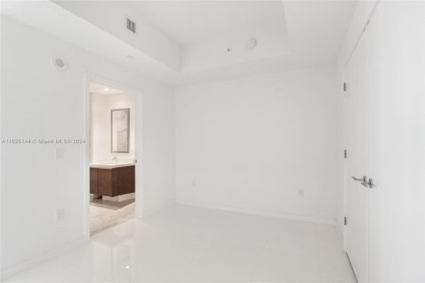 Condo in Miami, Florida, 2 bedrooms  № 1271593 - photo 16