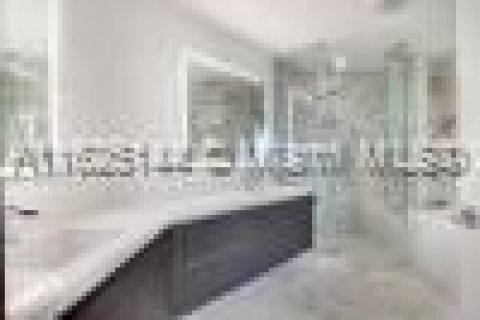 Condo in Miami, Florida, 2 bedrooms  № 1271593 - photo 6