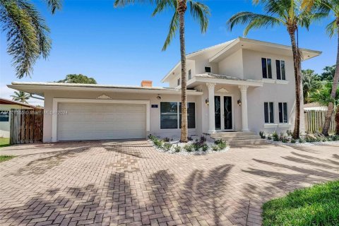 Villa ou maison à vendre à Pompano Beach, Floride: 5 chambres, 256.04 m2 № 1282556 - photo 1