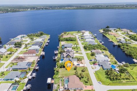 Terreno en venta en Port Charlotte, Florida № 1352559 - foto 1