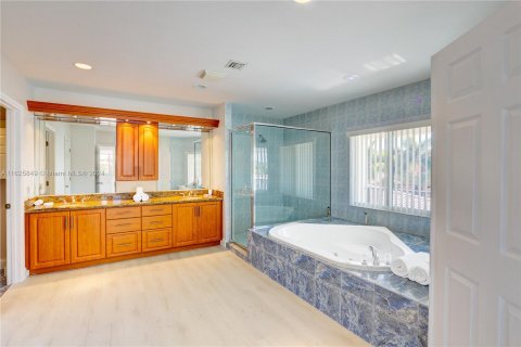 Villa ou maison à louer à Hollywood, Floride: 5 chambres, 386.94 m2 № 1309787 - photo 17