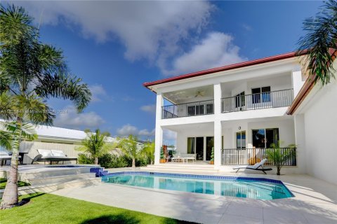 Casa en alquiler en Hollywood, Florida, 5 dormitorios, 386.94 m2 № 1309787 - foto 2