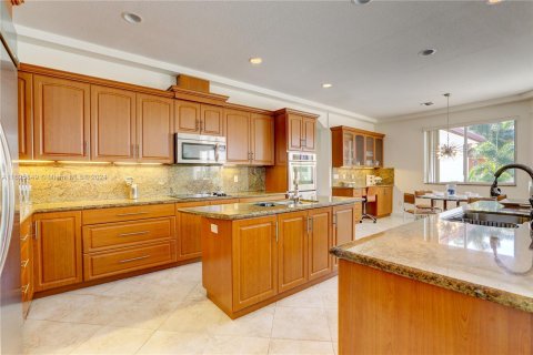 House in Hollywood, Florida 5 bedrooms, 386.94 sq.m. № 1309787 - photo 7