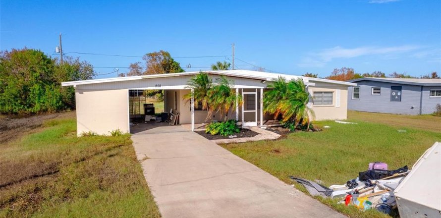 House in Port Charlotte, Florida 2 bedrooms, 82.68 sq.m. № 1412700