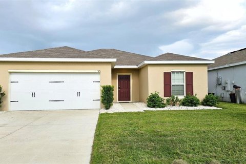 House in Winter Haven, Florida 3 bedrooms, 120.03 sq.m. № 1346232 - photo 1