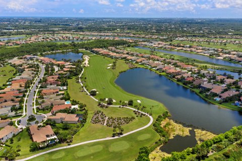 House in Jupiter, Florida 4 bedrooms, 353.77 sq.m. № 1223322 - photo 4