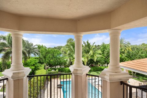 House in Jupiter, Florida 4 bedrooms, 353.77 sq.m. № 1223322 - photo 25