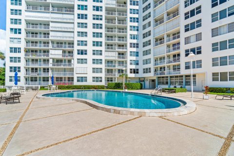 Condominio en venta en Pompano Beach, Florida, 1 dormitorio, 72 m2 № 1223299 - foto 5