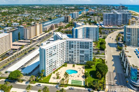 Condo in Pompano Beach, Florida, 1 bedroom  № 1223299 - photo 3