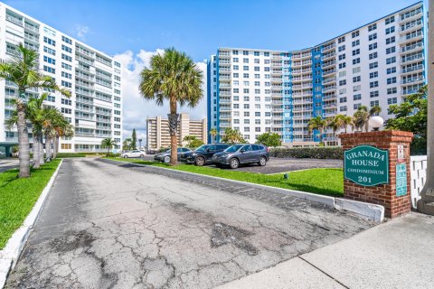 Copropriété à vendre à Pompano Beach, Floride: 1 chambre, 72 m2 № 1223299 - photo 1