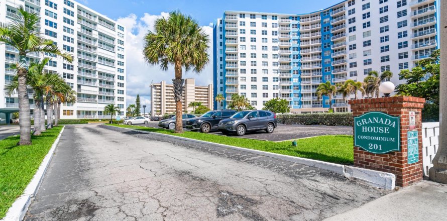 Condo in Pompano Beach, Florida, 1 bedroom  № 1223299