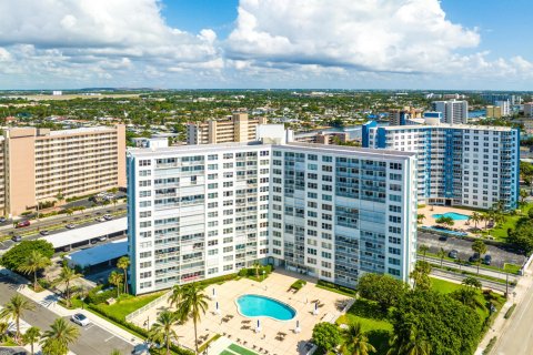 Condo in Pompano Beach, Florida, 1 bedroom  № 1223299 - photo 4