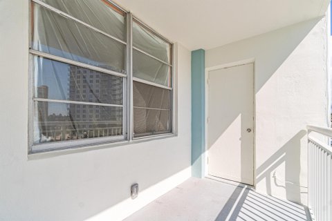 Copropriété à vendre à Pompano Beach, Floride: 1 chambre, 72 m2 № 1223299 - photo 10