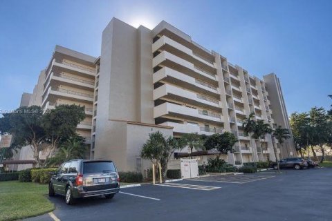Condominio en venta en Lauderhill, Florida, 2 dormitorios, 117.06 m2 № 830431 - foto 15