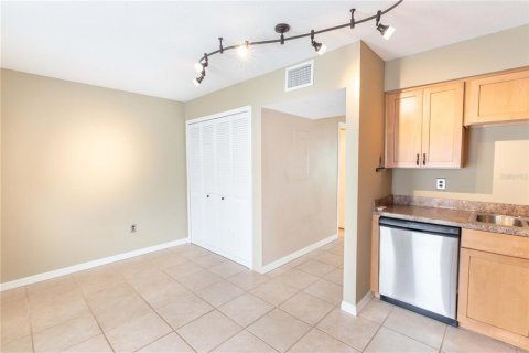 Condo in Winter Haven, Florida, 2 bedrooms  № 1373804 - photo 10