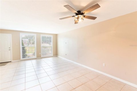 Condo in Winter Haven, Florida, 2 bedrooms  № 1373804 - photo 6