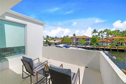 House in Fort Lauderdale, Florida 5 bedrooms, 391.21 sq.m. № 511347 - photo 22