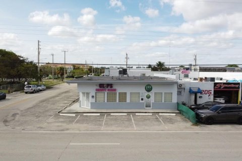 Immobilier commercial à vendre à Hallandale Beach, Floride № 980309 - photo 20