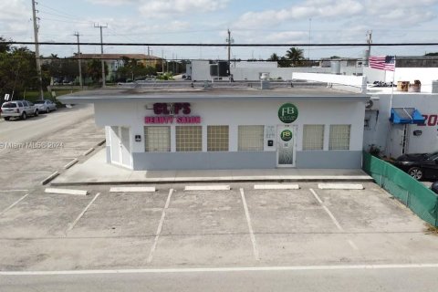 Commercial property in Hallandale Beach, Florida № 980309 - photo 2