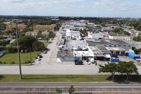 Immobilier commercial à vendre à Hallandale Beach, Floride № 980309 - photo 13