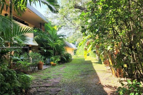 Villa ou maison à vendre à Pinecrest, Floride: 7 chambres, 597.18 m2 № 584208 - photo 25