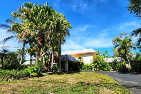 Casa en venta en Pinecrest, Florida, 7 dormitorios, 597.18 m2 № 584208 - foto 2