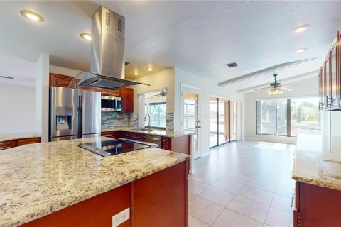 Villa ou maison à vendre à Punta Gorda, Floride: 3 chambres, 227.05 m2 № 1386641 - photo 5