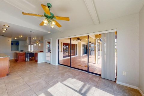 Villa ou maison à vendre à Punta Gorda, Floride: 3 chambres, 227.05 m2 № 1386641 - photo 10