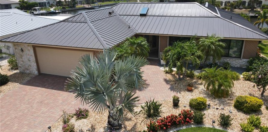 Villa ou maison à Punta Gorda, Floride 3 chambres, 227.05 m2 № 1386641