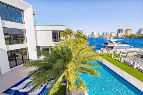 Villa ou maison à vendre à Fort Lauderdale, Floride: 7 chambres, 1018.77 m2 № 761153 - photo 6