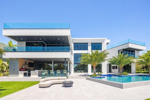 Villa ou maison à vendre à Fort Lauderdale, Floride: 7 chambres, 1018.77 m2 № 761153 - photo 11