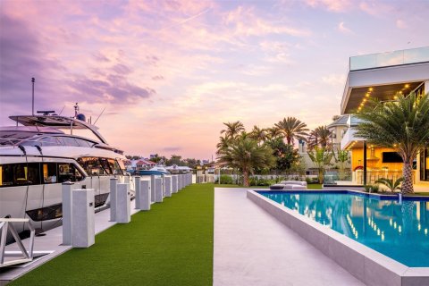 Villa ou maison à vendre à Fort Lauderdale, Floride: 7 chambres, 1018.77 m2 № 761153 - photo 4