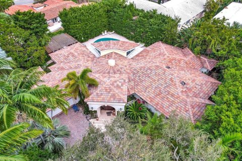 House in Bal Harbour, Florida 7 bedrooms, 472.5 sq.m. № 887451 - photo 20