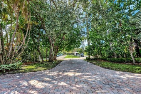 Villa ou maison à vendre à Bal Harbour, Floride: 7 chambres, 472.5 m2 № 887451 - photo 17