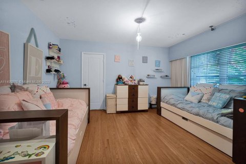 Casa en venta en Bal Harbour, Florida, 7 dormitorios, 472.5 m2 № 887451 - foto 9